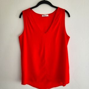 Excellent Condition Bright Red Mandee Shell Top Medium